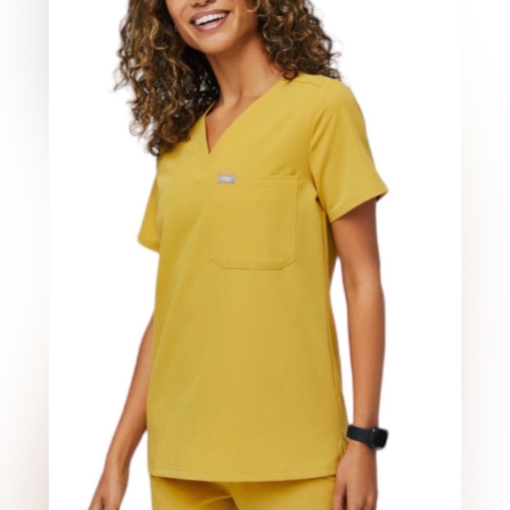 FIGS Catharina One-Pocket Scrub Top in Light Gold Size XS